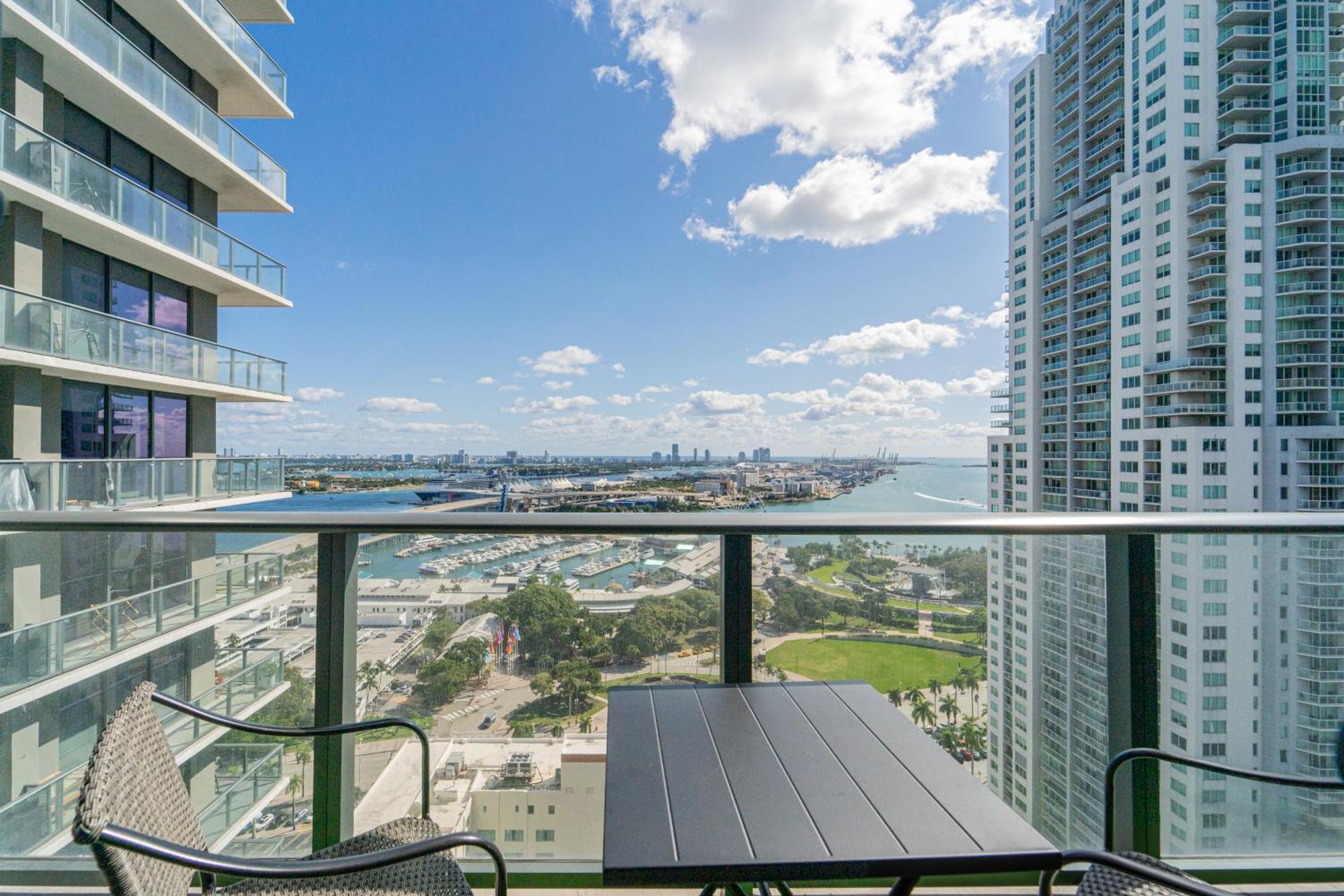 Tr Miami 2 Bedroom, 1 Bedroom, And Studio Condos With Balconies Exterior photo