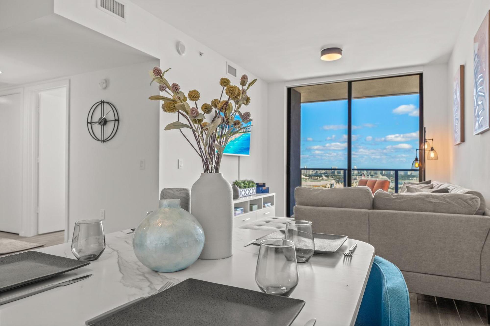 Tr Miami 2 Bedroom, 1 Bedroom, And Studio Condos With Balconies Exterior photo