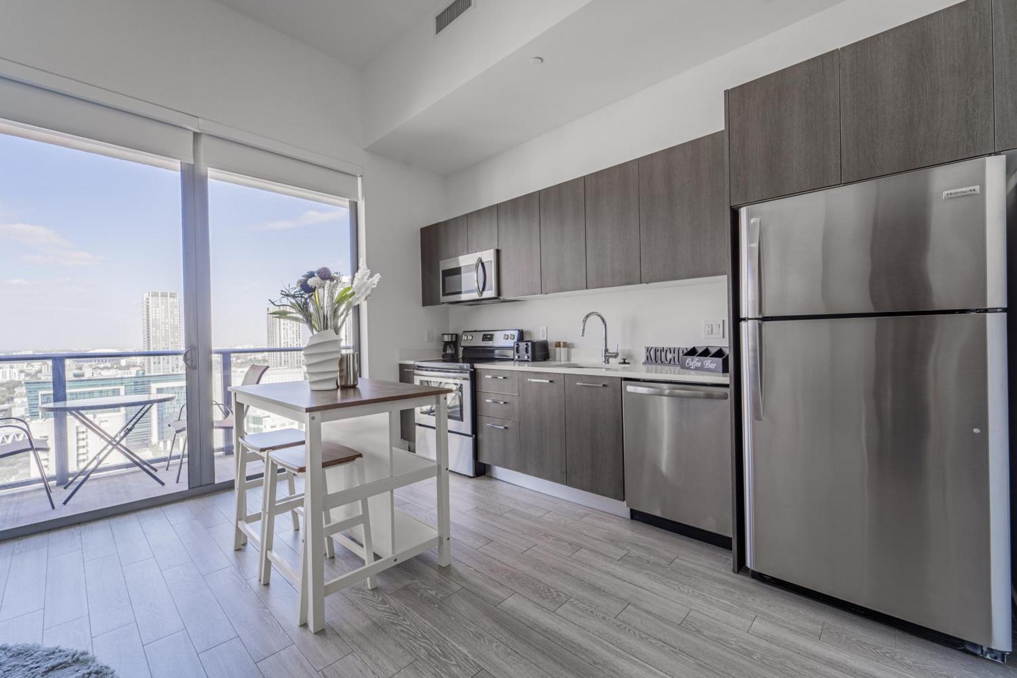 Tr Miami 2 Bedroom, 1 Bedroom, And Studio Condos With Balconies Exterior photo
