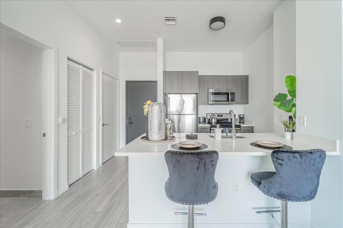 Tr Miami 2 Bedroom, 1 Bedroom, And Studio Condos With Balconies Exterior photo